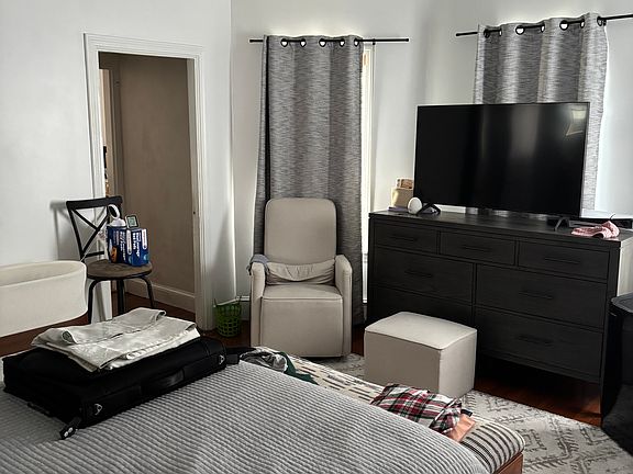 5th image of 231 Railroad Ave #231