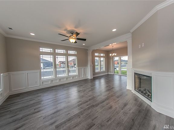 2nd image of 1805 E Madera St