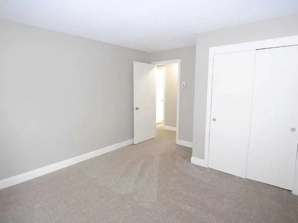 124 Eastern Ave APT 101, Manchester, NH 03104