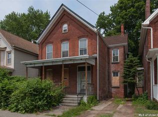39 Van Buren St, Kingston, NY 12401