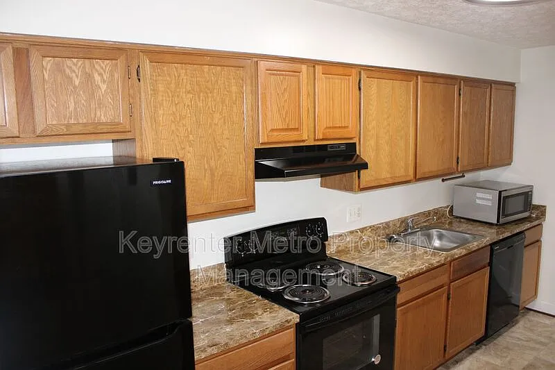 2 bed, 2.0 bath, 1072 sqft, $1,875 — Photo 3