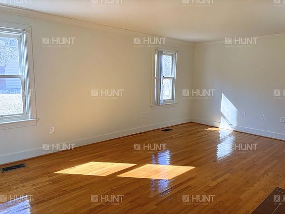 2nd image of 305 Jefferson Dr