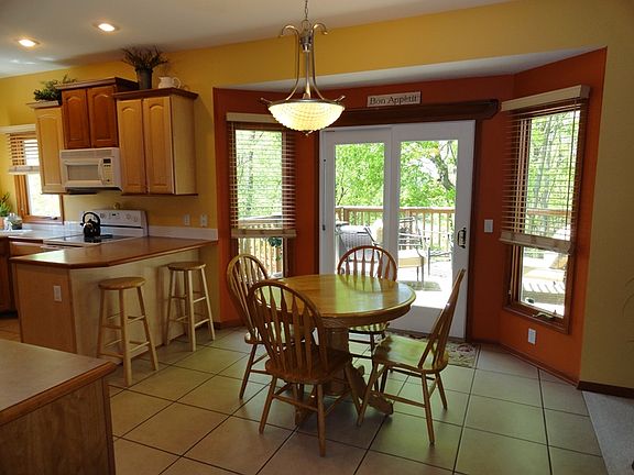 4th image of 2408 SW Woodbury Ln