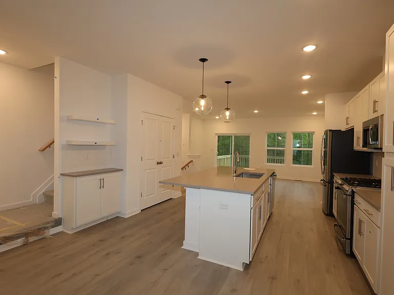 43 Basswood St — Photo 11