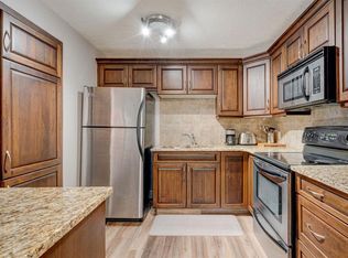 2010 S 35th Ave SW #205, Calgary, AB T2T 2E1