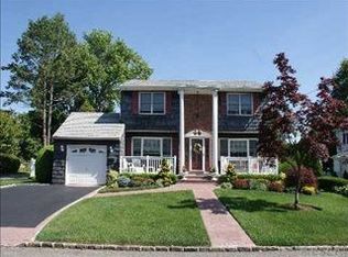 93 Shoreham Rd, Massapequa, NY 11758