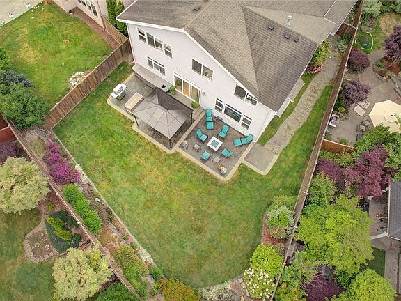 You've been looking for this big backyard.