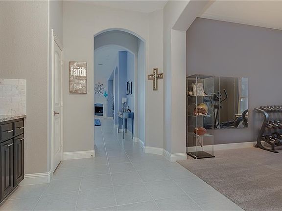 5th image of 900 Hollowbrook Cir