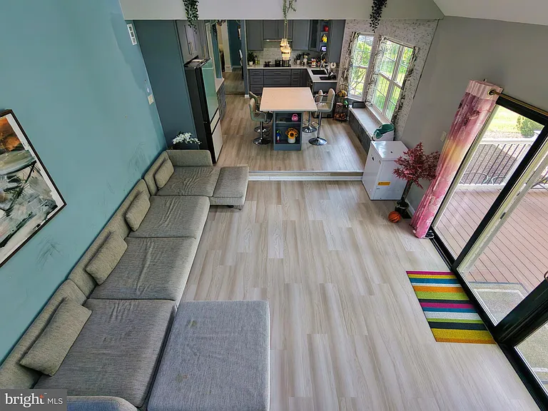 139 Mallard Dr W — Photo 14