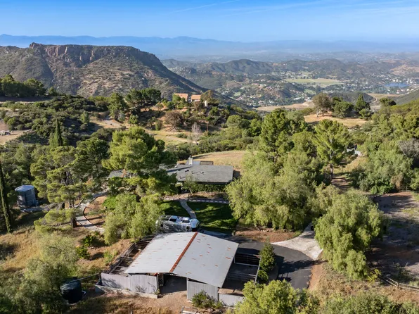 14677 Yerba Buena Rd, Malibu, CA 90265
