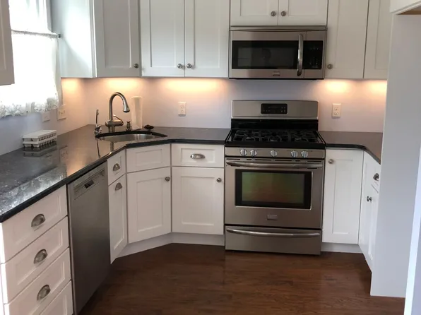 65 Captain Cook Ln, Centerville, MA 02632