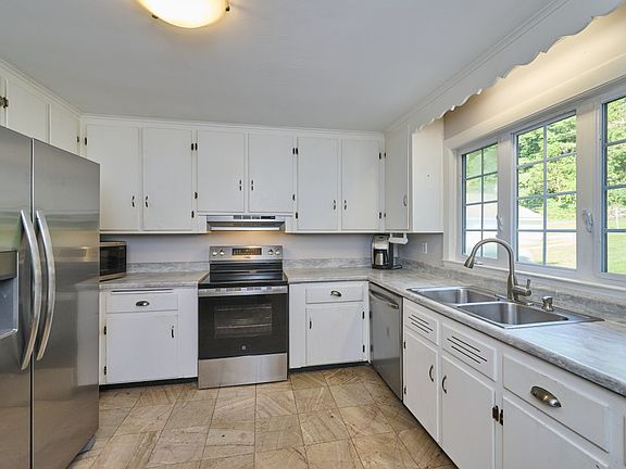 2nd image of 544 High St #1