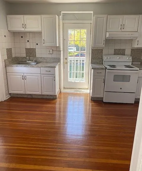 92 Terrace Ave — Photo 5