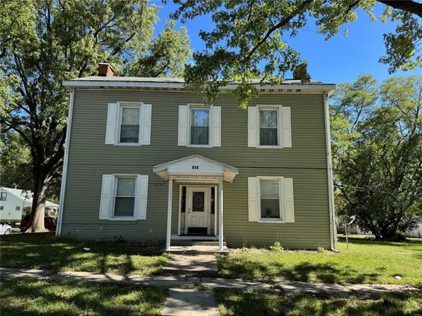 204 S Fritz St, Lebanon, IL 62254