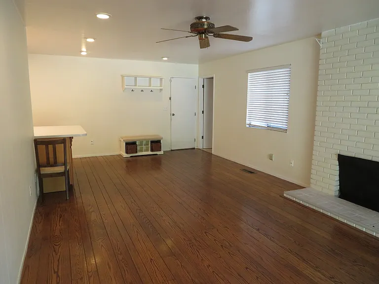 886 Stonehaven Dr — Photo 9