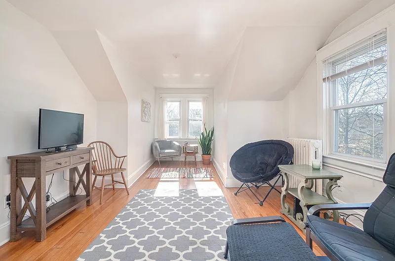 Building Photo - 2310 Sulgrave Ave #3
