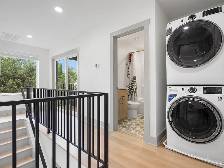 530 Continental Dr — Photo 28