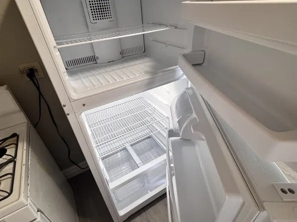 1079 81st Ave, Oakland, CA 94621