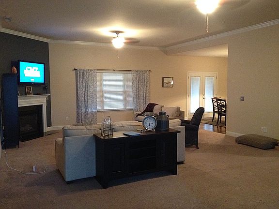 4th image of 172 Mills Plantation Cir