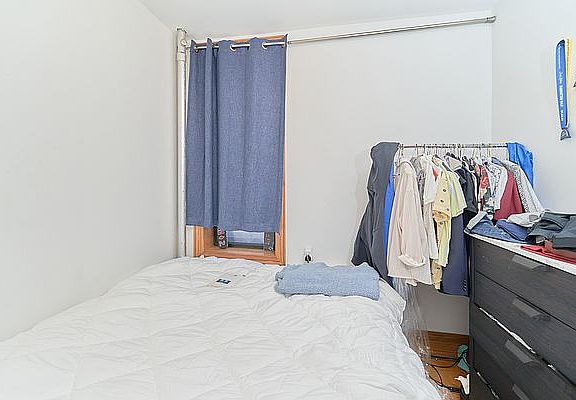5th image of 362 W 36th St APT 4F
