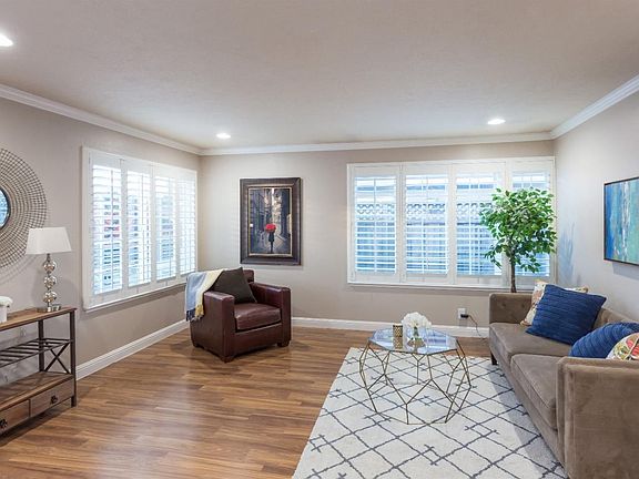 5th image of 310 Bromley Cross Dr