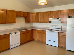 134 Sharon St APT 6, Darien, WI 53114
