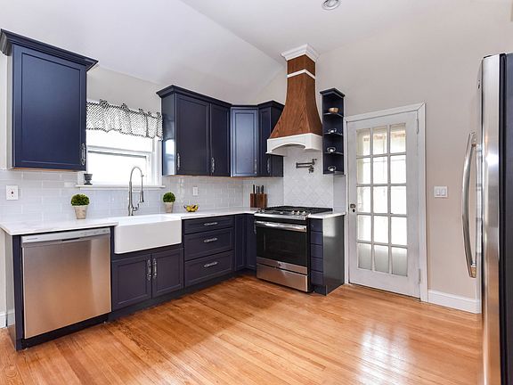 4th image of 29 Marden Ave