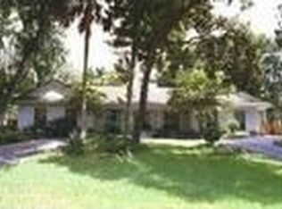 15738 Acorn Cir, Tavares, FL 32778