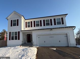 14 Carol St, Fredericksburg, VA 22405