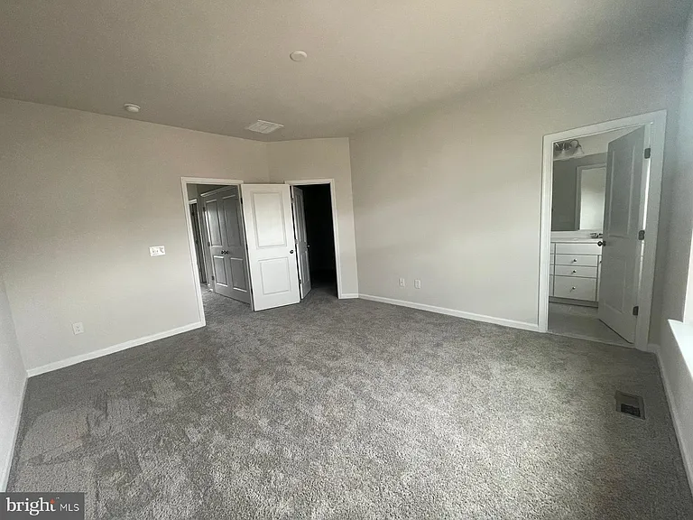 9389 Barnes Loop — Photo 5