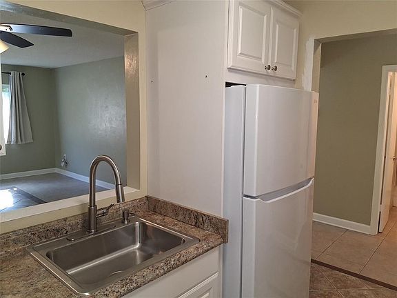 5th image of 5720 NE 22nd Way #406