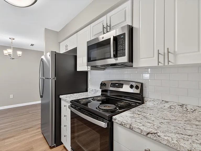Nevin Place Apartments — Photo 42