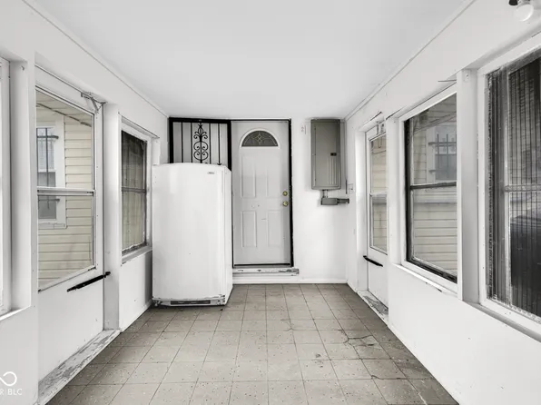 2308 W 16th St, Anderson, IN 46016