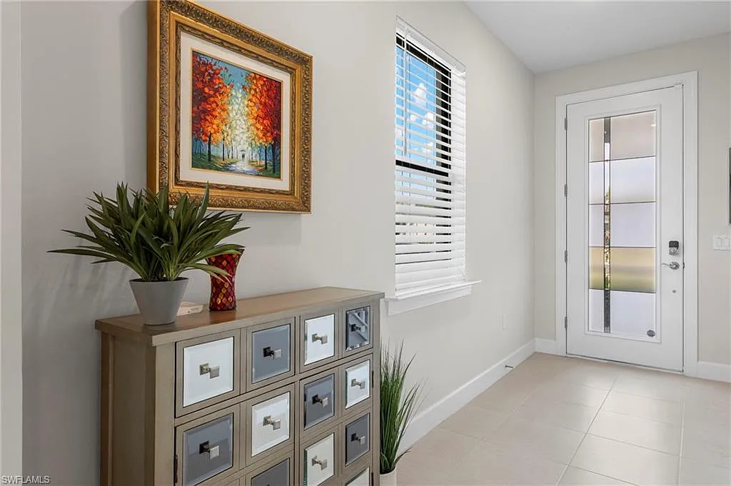 4 bed, 3.0 bath, 2615 sqft, $11,000 — Photo 2