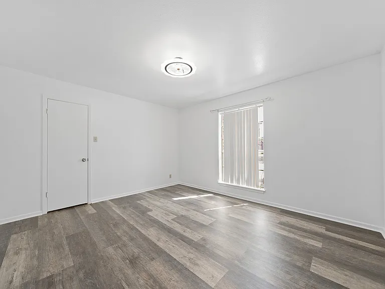 8401 N New Braunfels Ave #240 — Photo 6