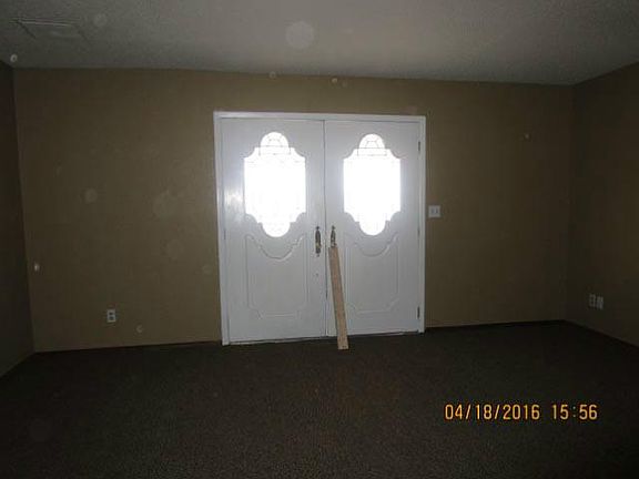 5th image of 901 N Clark Dr