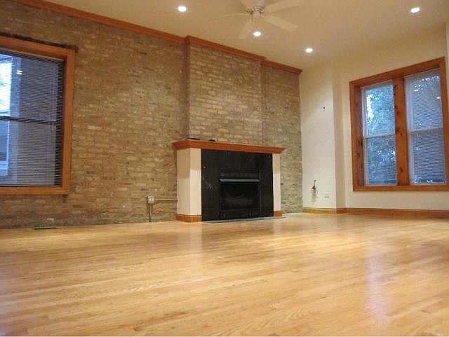 1st image of 1942 W Oakdale Ave #2
