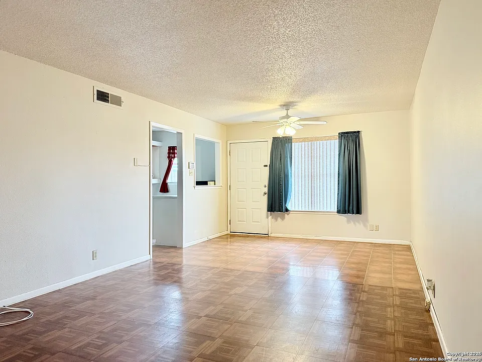 911 Vance Jackson Rd #104J