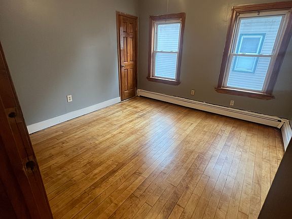 3rd image of 33 W Park St #2