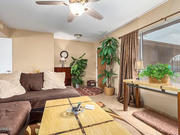 3rd image of 4733 W MERCER Lane