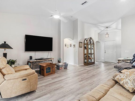 5th image of 24148 Buckingham Way