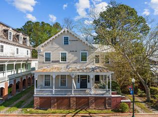 212 S Front St, New Bern, NC 28560