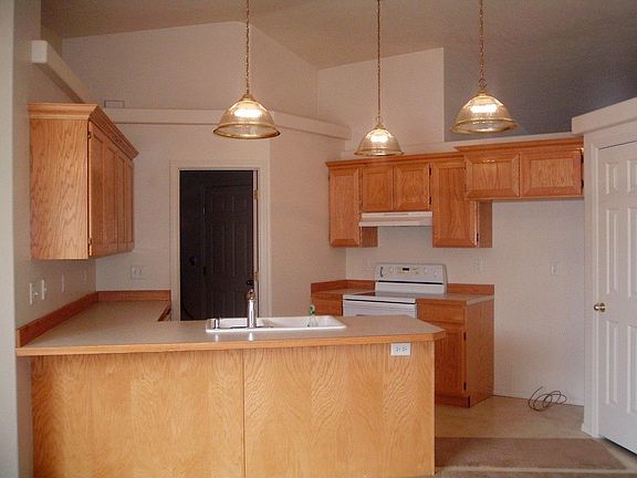 2nd image of 2468 Paintbrush Dr
