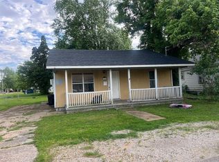 1114 Maple St, Dexter, MO 63841