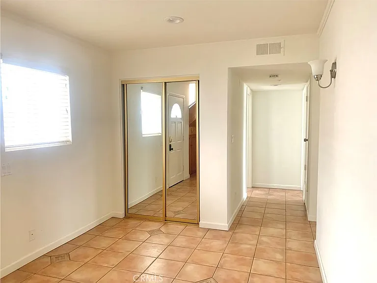 425 S Catalina Ave #4 — Photo 22