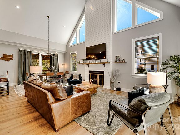 5th image of 186 Grayling Dr