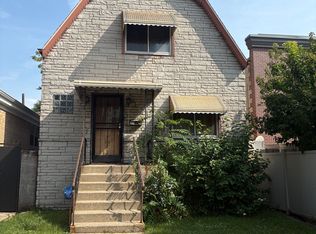 3718 W Addison St, Chicago, IL 60618