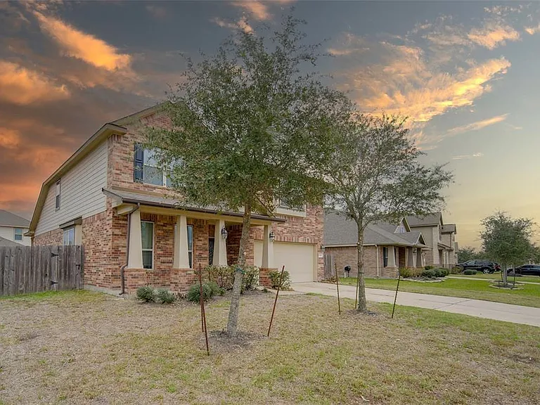 6731 Trinity Trail Ln — Photo 2