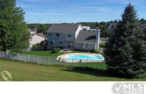 Nice fenced yard