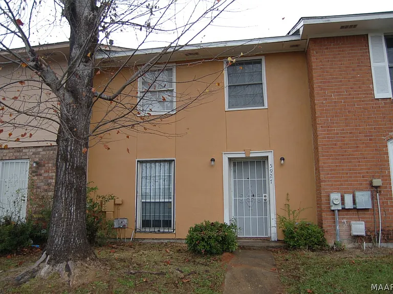 5927 Singleton St — Photo 1